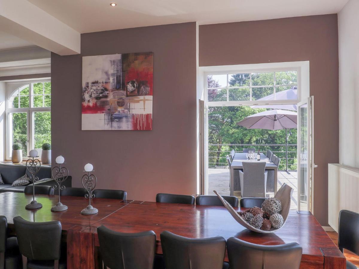 Chateau Hero 110148868